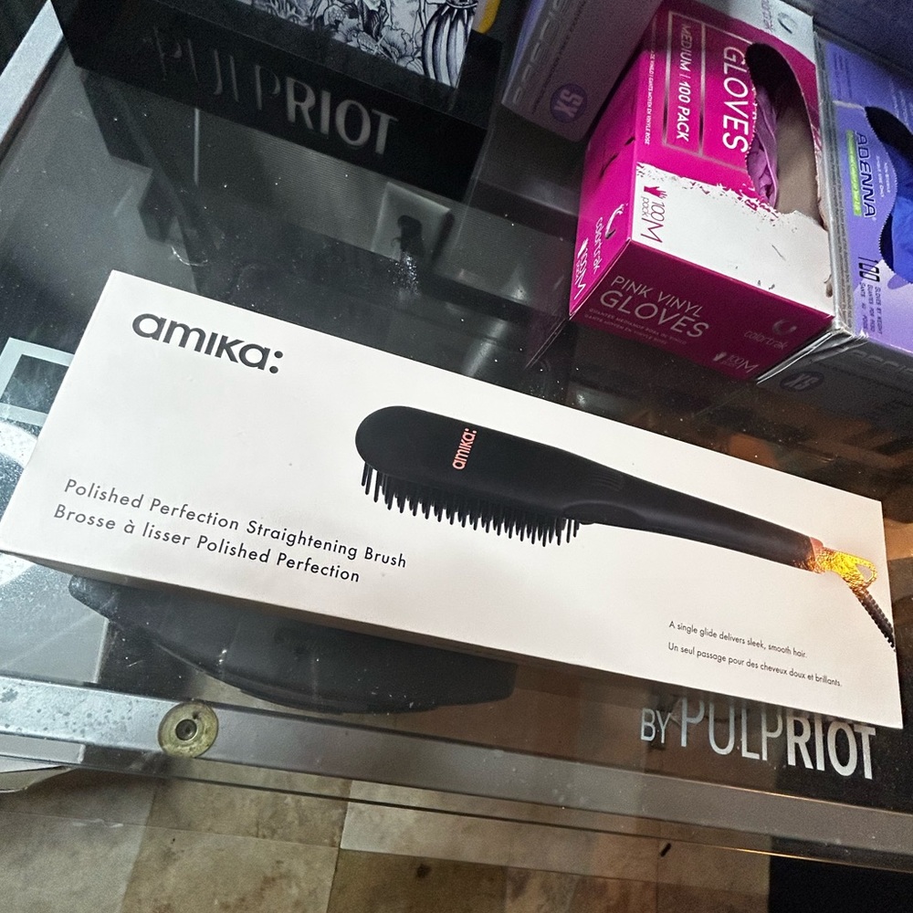 Brand new Amika straightening brush